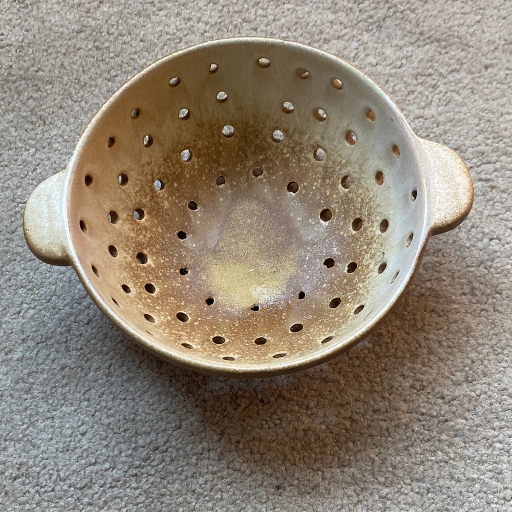 Creative Co-Op Stoneware Berry Bowl w Reactive Glaze, Brown